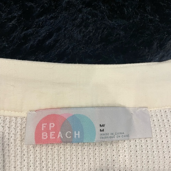 Free People “Beach” wear, cute cream colored crop top in size medium - Picture 4 of 4
